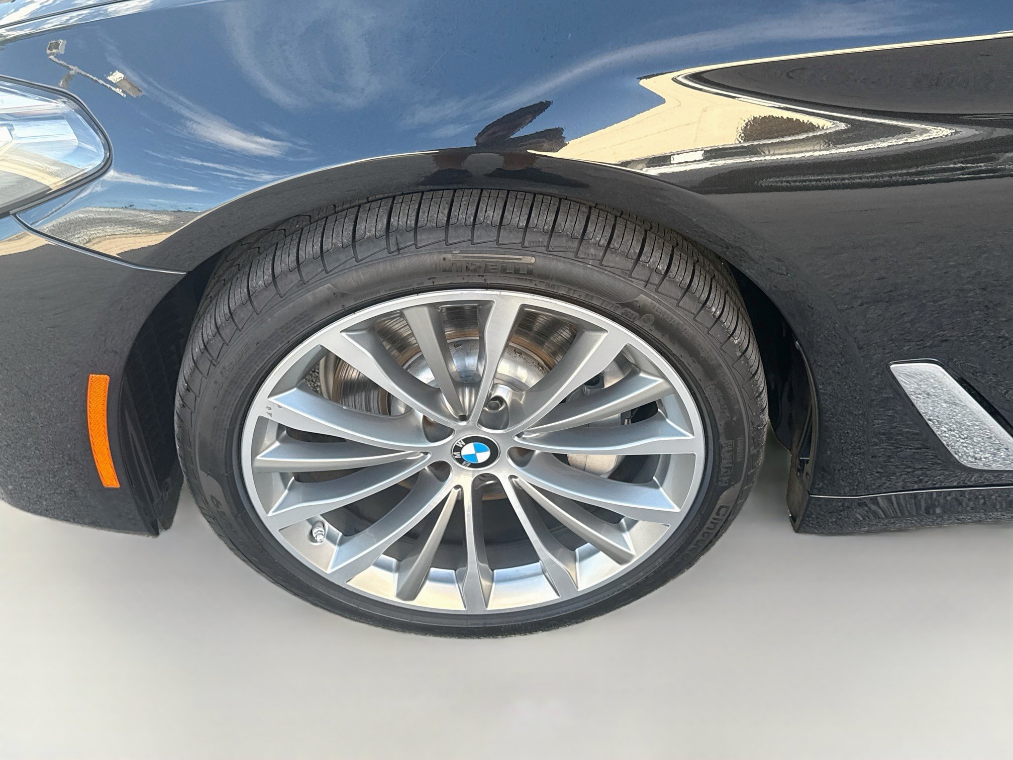 Used 2023 BMW 530i w/ Convenience Package RWD image 37