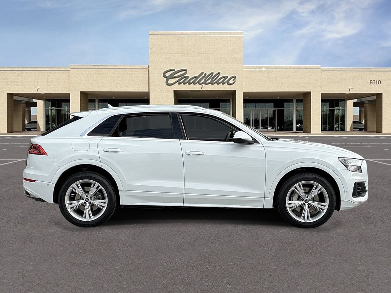 Used 2023 Audi Q8 Premium AWD/4WD image 4
