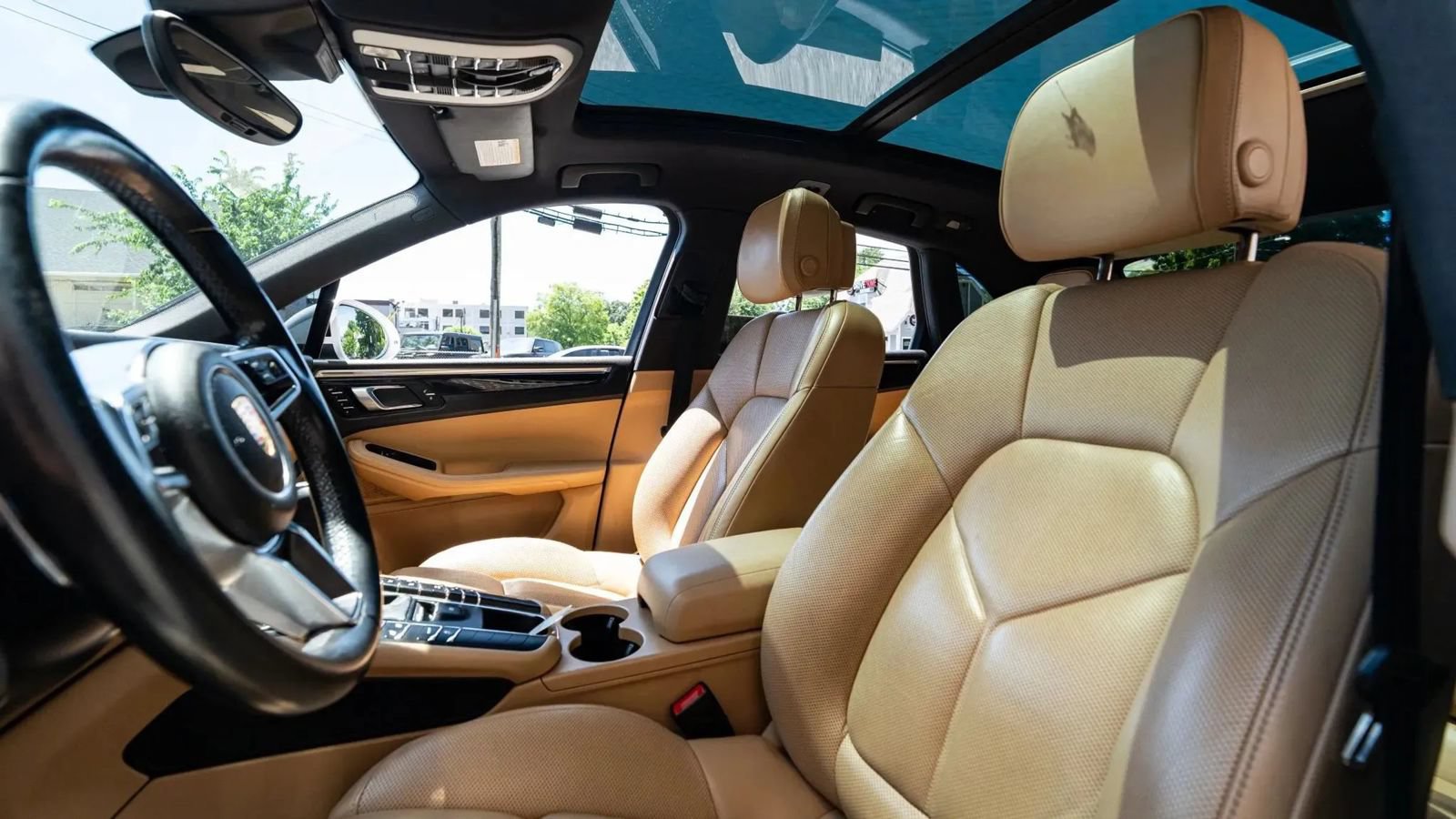 Used 2017 Porsche Macan AWD/4WD image 32