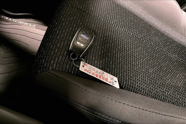 Used 2025 Subaru Forester Premium image 11