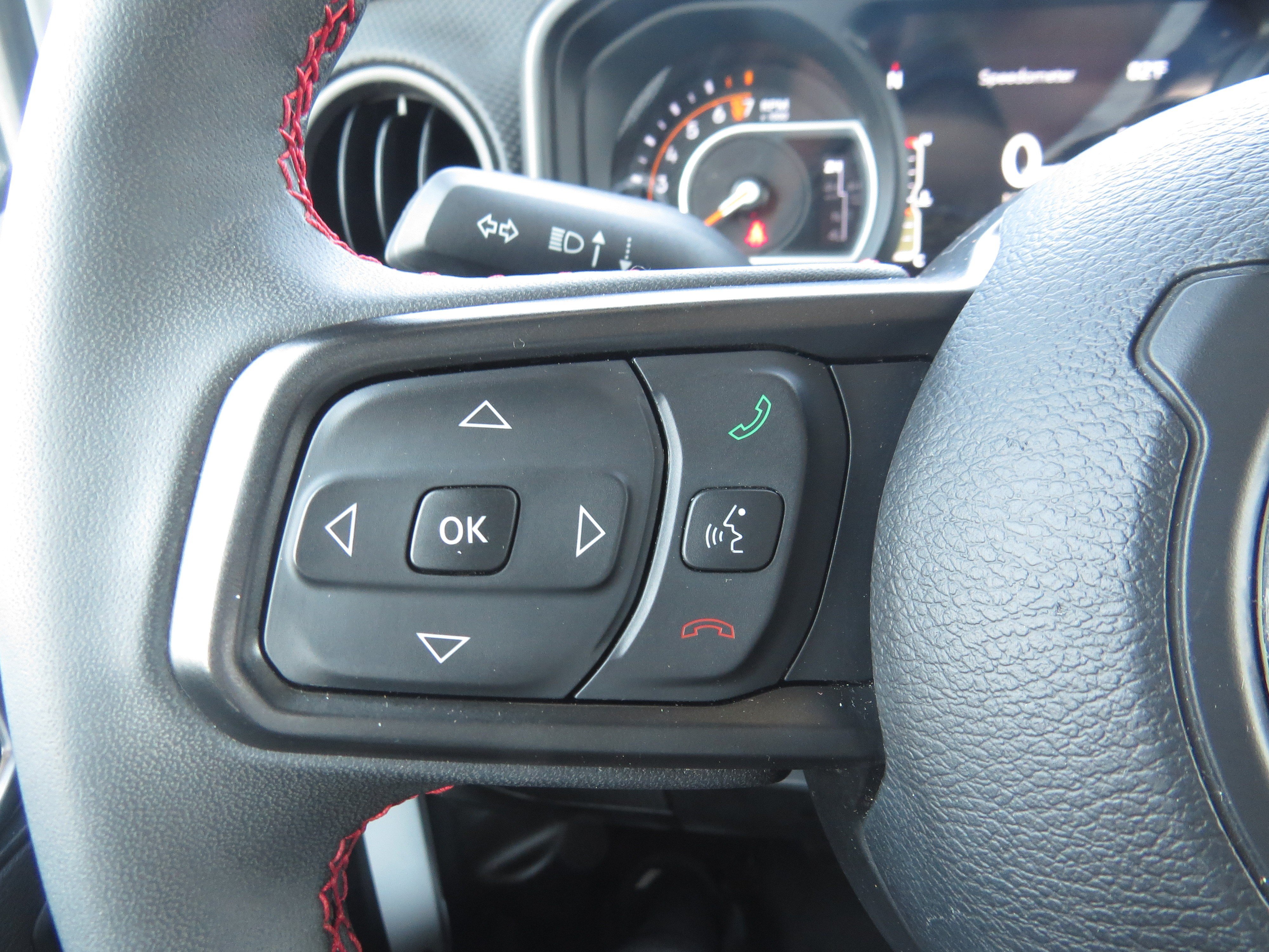 Used 2024 Jeep Gladiator Rubicon AWD/4WD image 17
