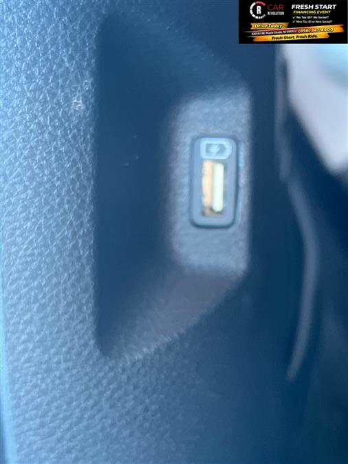 Used 2024 Kia Carnival LX image 26