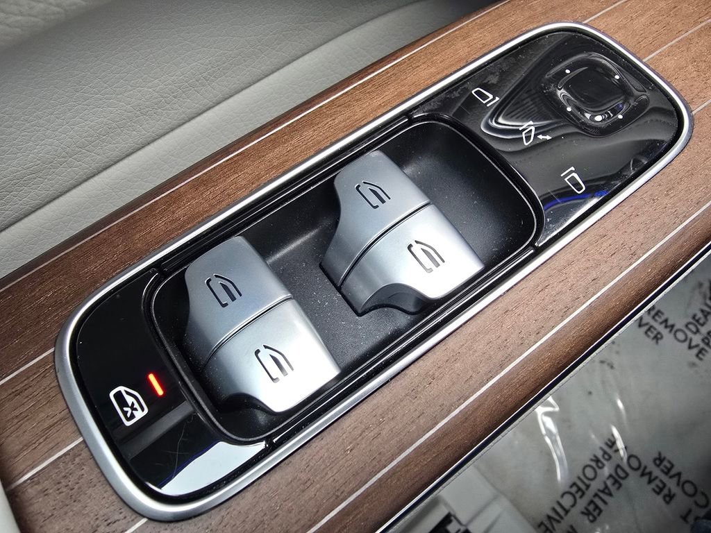 Certified 2022 Mercedes-Benz EQS 580 4MATIC Sedan image 28