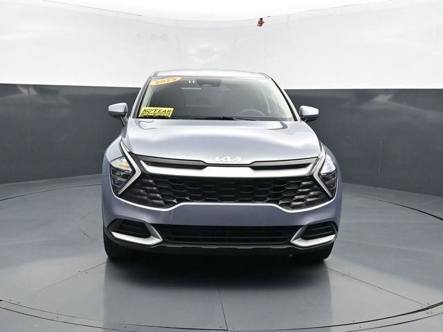Used 2025 Kia Sportage LX image 2