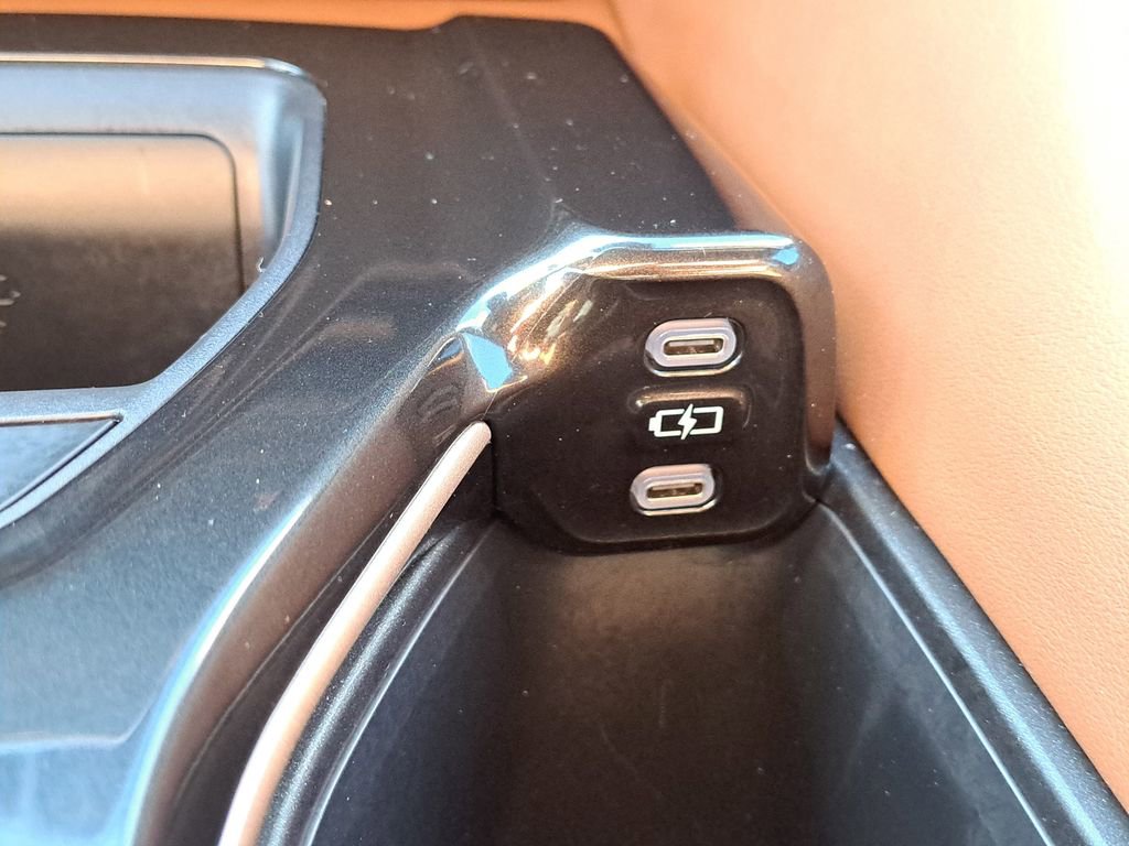 Certified 2025 Toyota Crown Signia Limited image 26