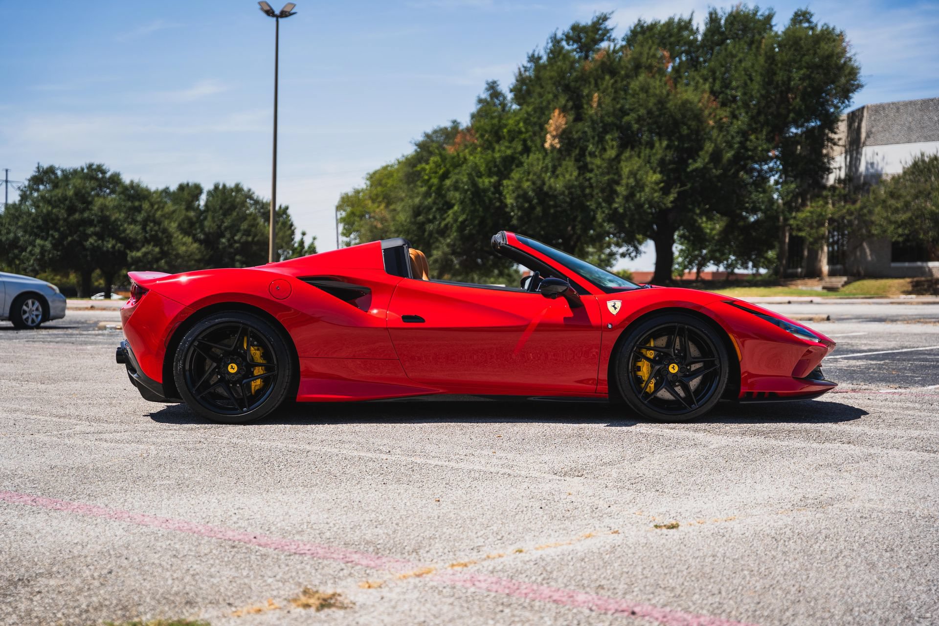 Used 2021 Ferrari F8 Tributo RWD image 3