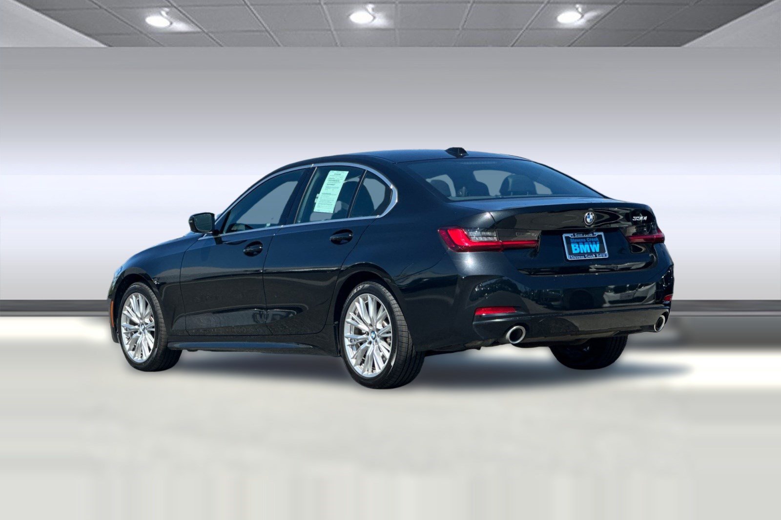 Certified 2024 BMW 330i Sedan w/ Convenience Package RWD image 3