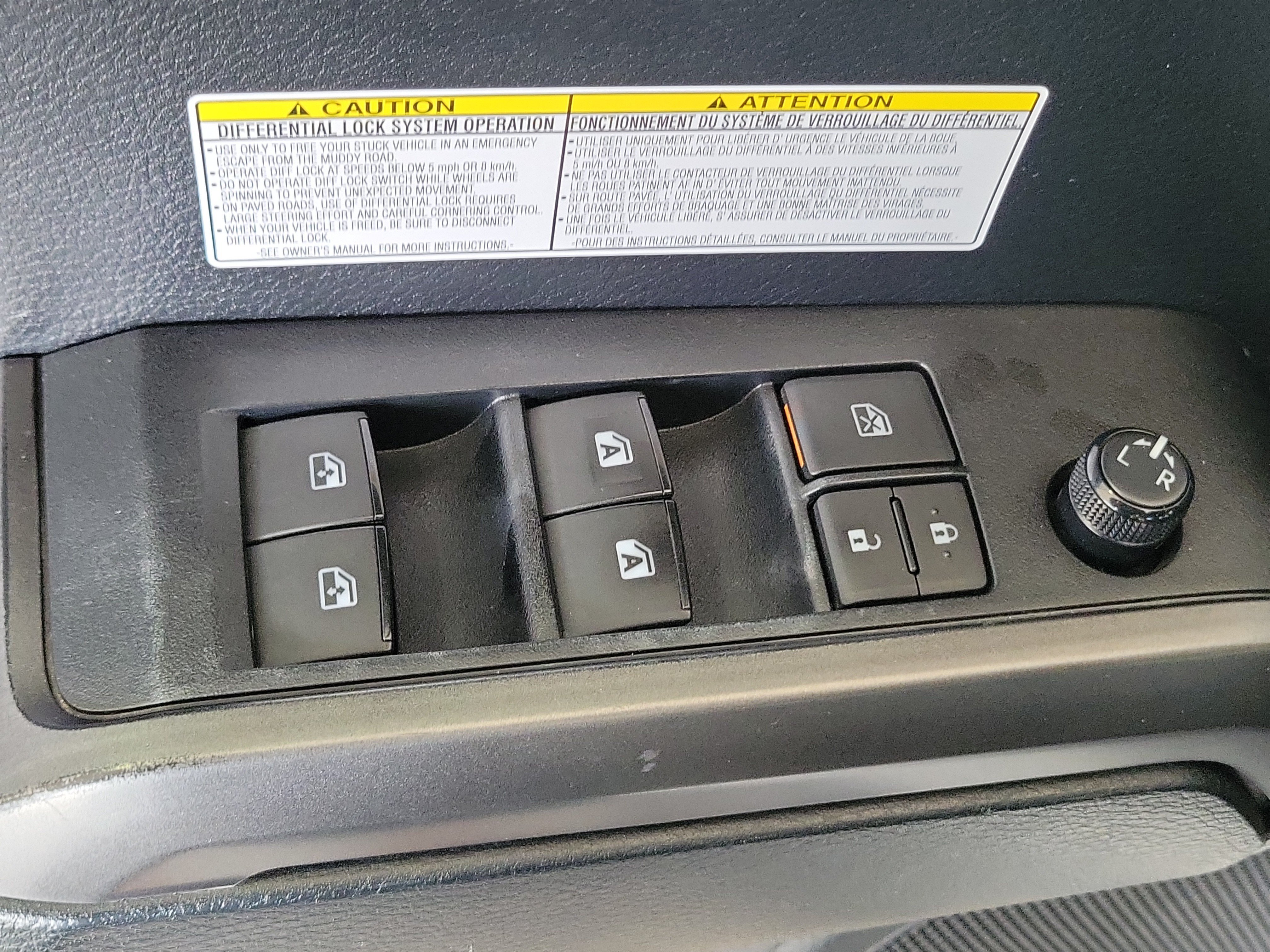 Used 2019 Toyota Tacoma TRD Off-Road AWD/4WD image 26