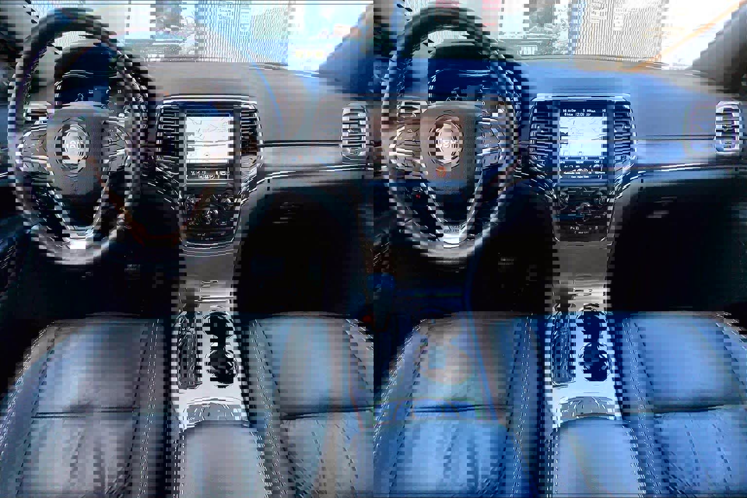 Used 2016 Jeep Grand Cherokee Limited image 16