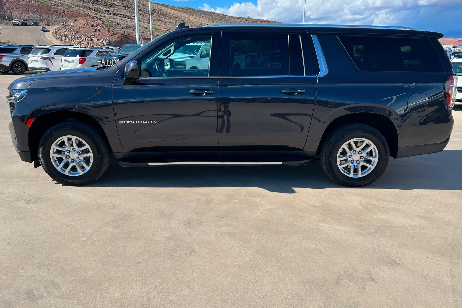Used 2024 Chevrolet Suburban LT AWD/4WD image 2