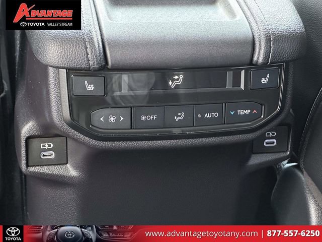 Used 2024 Toyota Grand Highlander Limited AWD/4WD image 16
