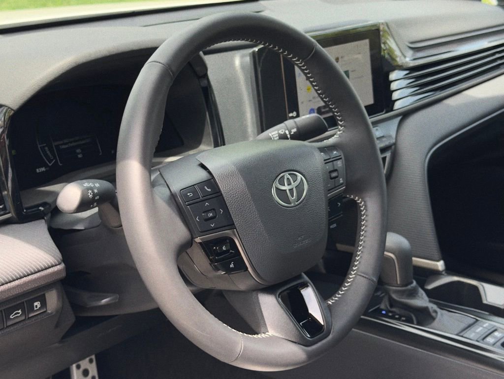 Used 2025 Toyota Camry SE w/ Convenience Package AWD/4WD image 20