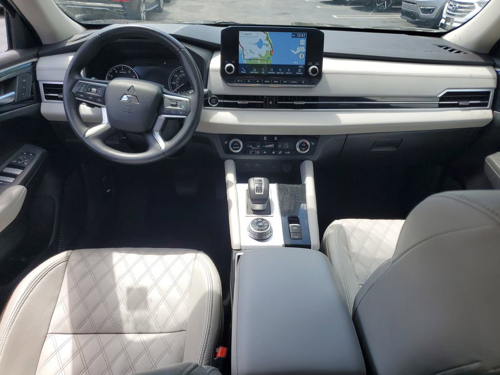 Used 2022 Mitsubishi Outlander SEL image 17