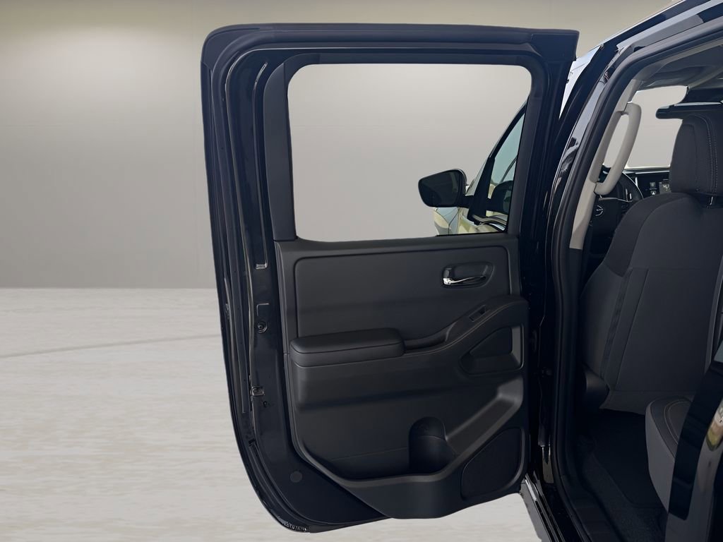 Used 2025 Nissan Frontier SV w/ SV Convenience Package image 15