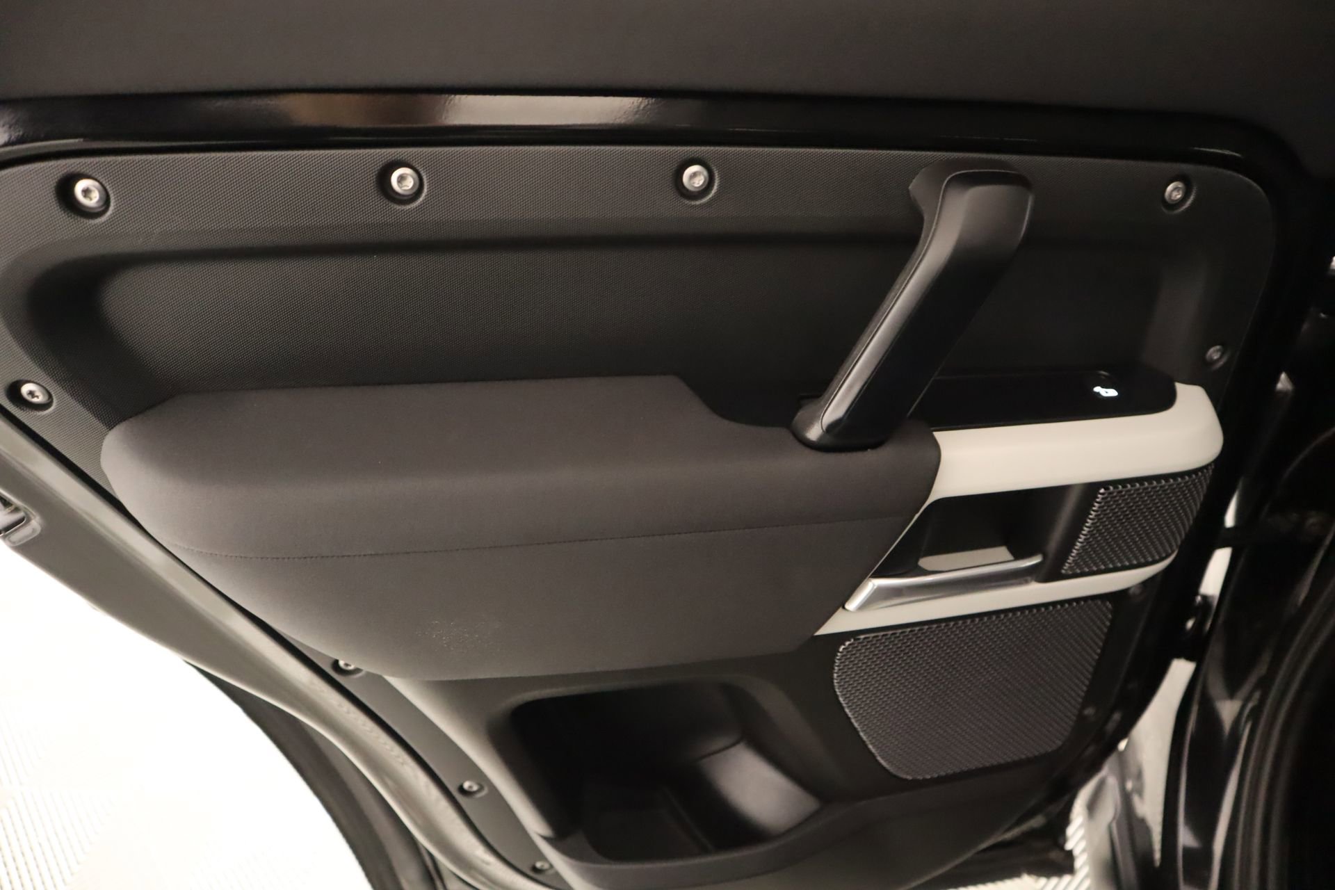 Used 2020 Land Rover Defender 110 SE AWD/4WD image 17