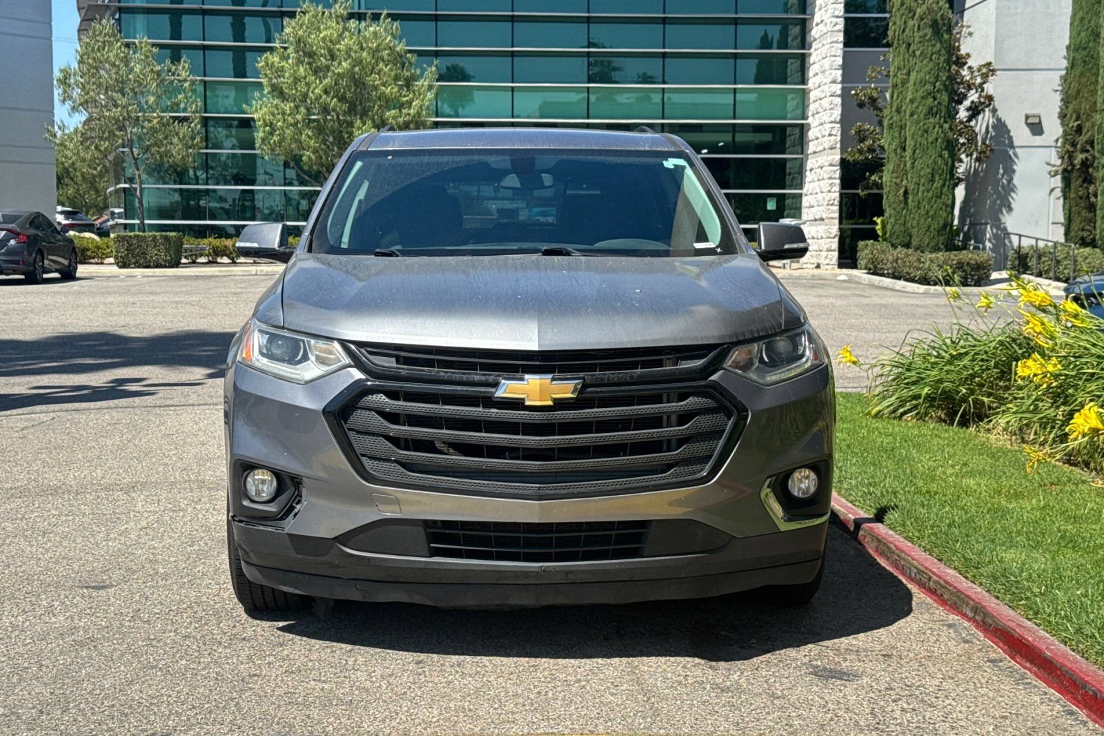 Used 2020 Chevrolet Traverse LT FWD image 3
