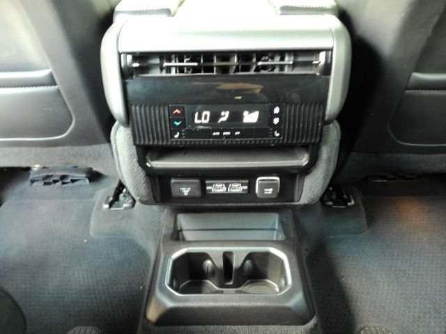 Used 2025 Jeep Wagoneer L Series II AWD/4WD image 29