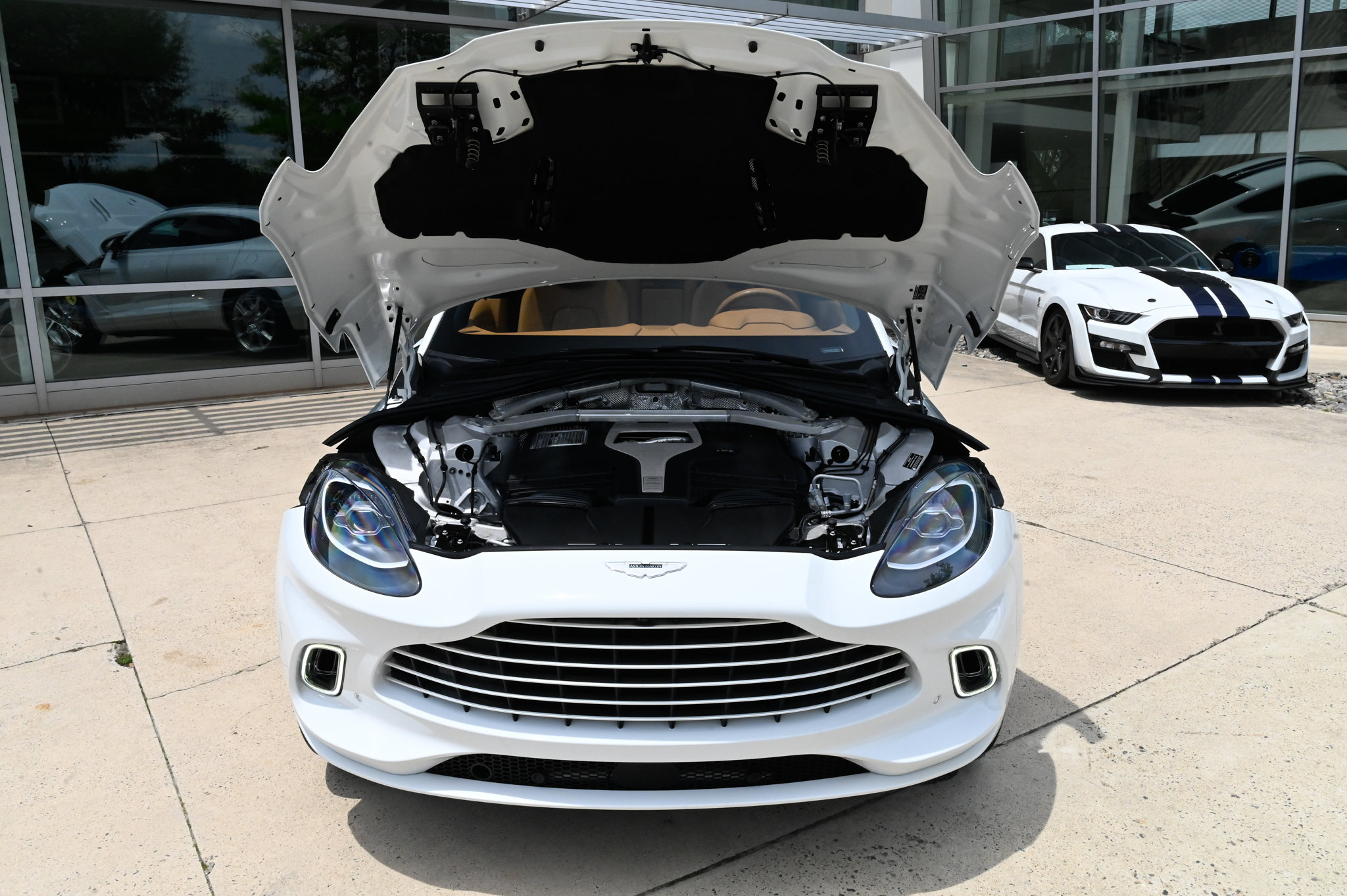 Used 2024 Aston Martin DBX AWD/4WD image 61