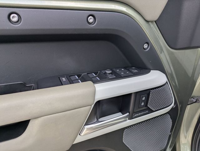 Used 2020 Land Rover Defender 110 SE AWD/4WD image 24