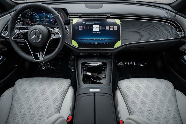 New 2026 Mercedes-Benz E 350 4MATIC Sedan image 20
