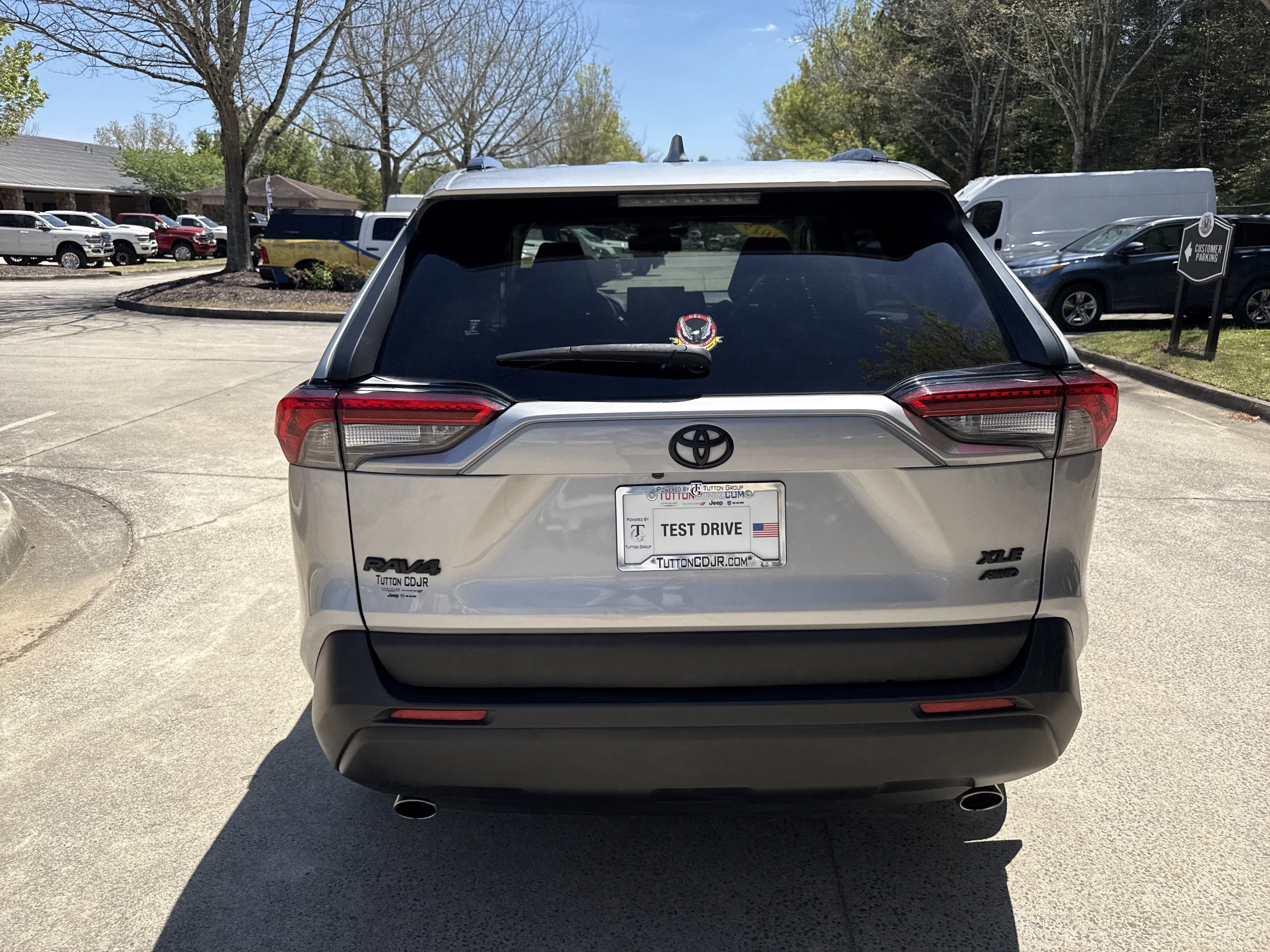 Used 2019 Toyota RAV4 XLE Premium w/ Cold Weather Package AWD/4WD image 6