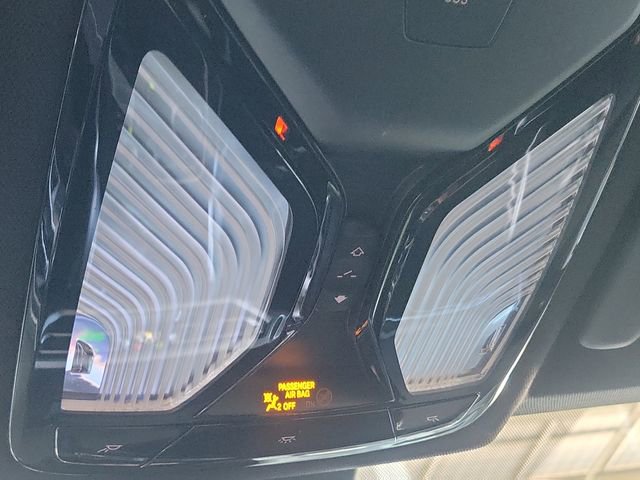 Used 2021 BMW 330e 330e iPerformance w/ M Sport Package image 18