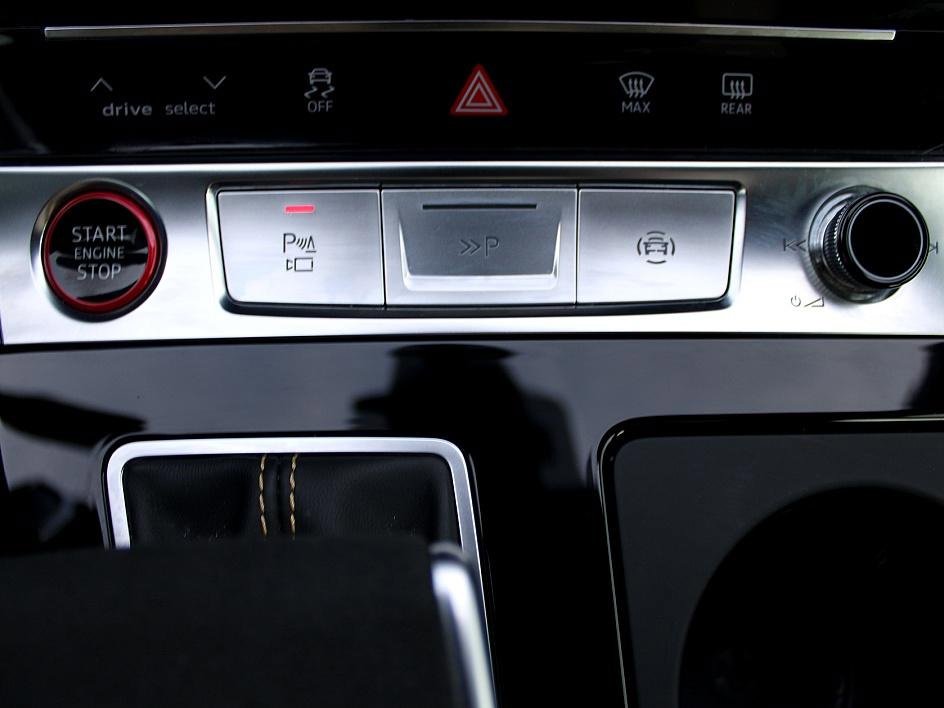 Used 2024 Audi RS 6 performance image 26