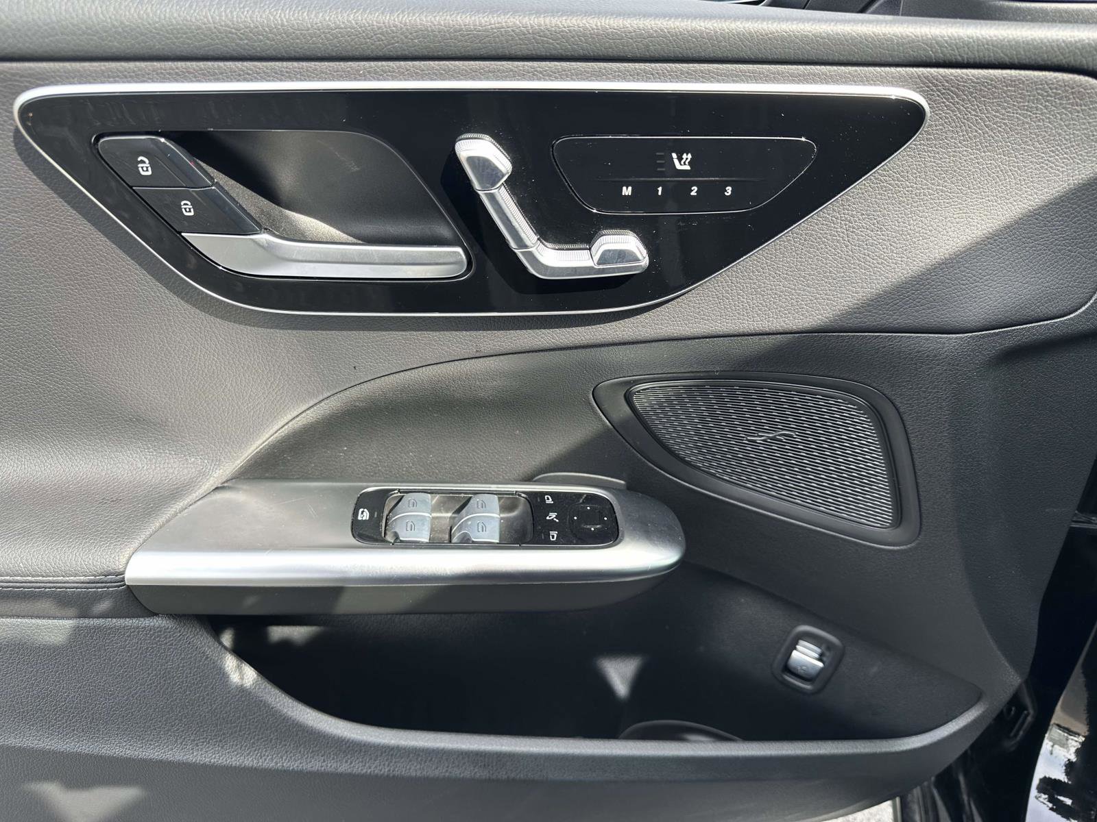 Used 2025 Mercedes-Benz C 300 4MATIC Sedan image 13