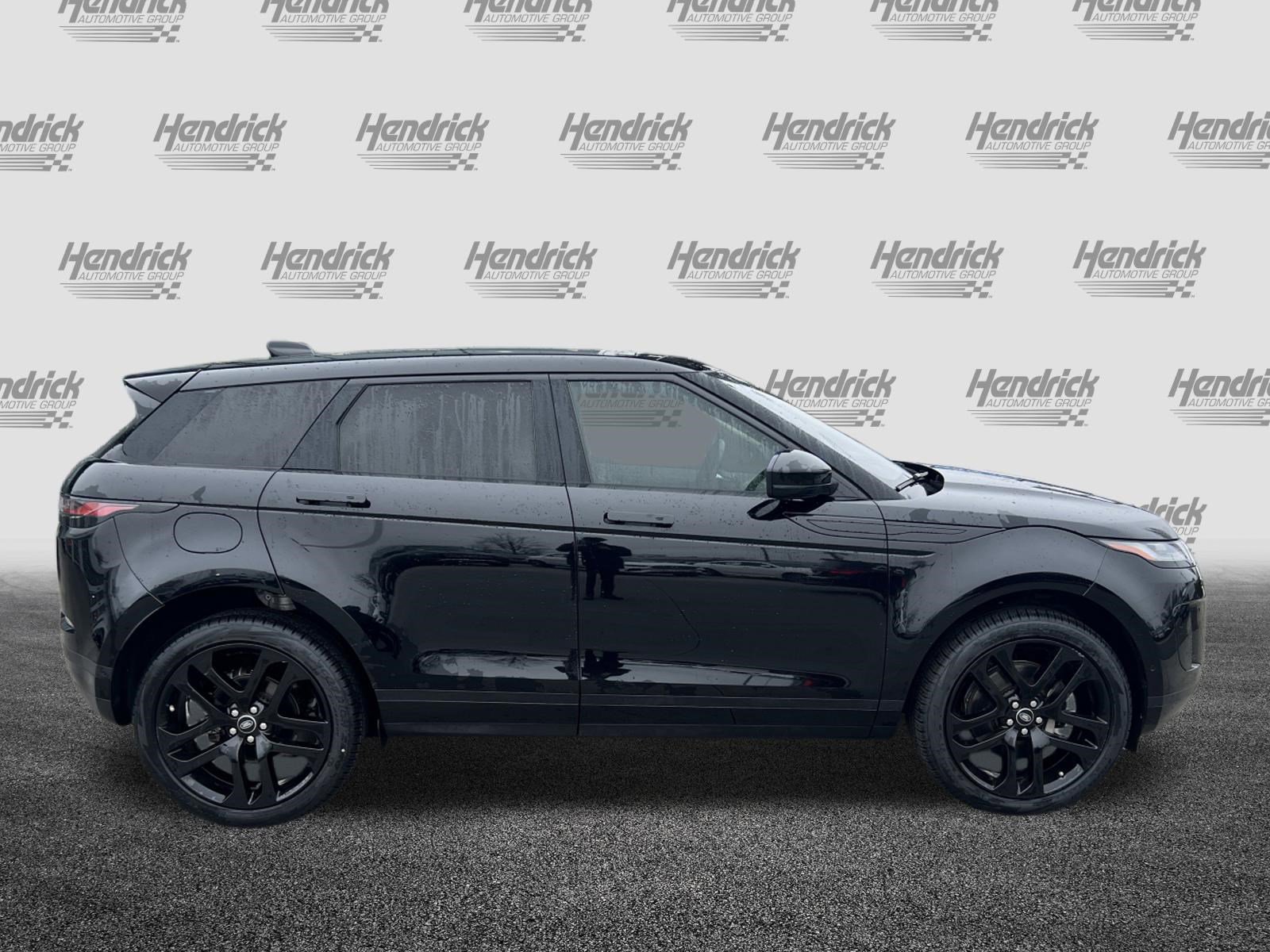 Used 2020 Land Rover Range Rover Evoque SE image 11