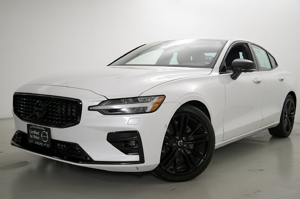 Certified 2025 Volvo S60 B5 Ultra AWD/4WD image 2