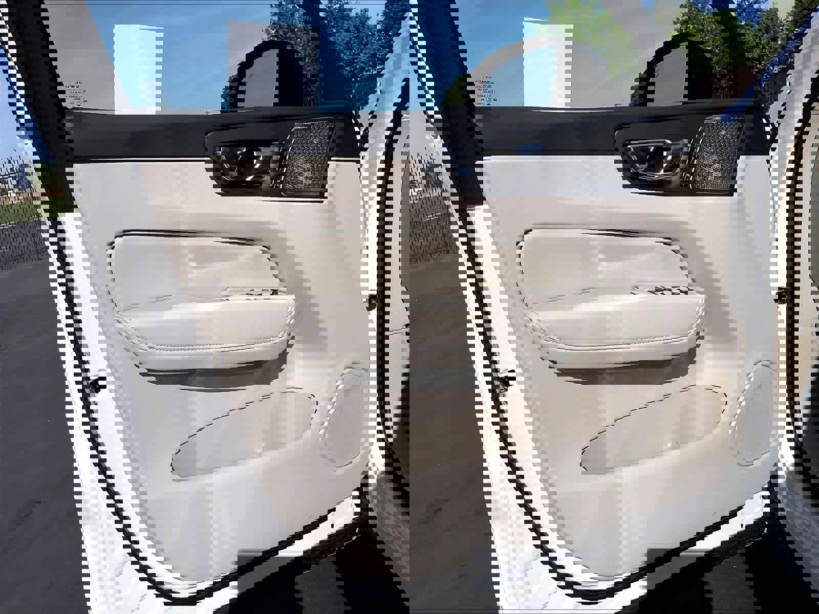 New 2026 Volvo XC60 T8 Ultra w/ Climate Package image 24