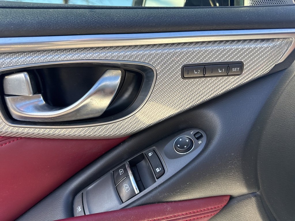 Used 2017 INFINITI Q60 Red Sport 400 image 19
