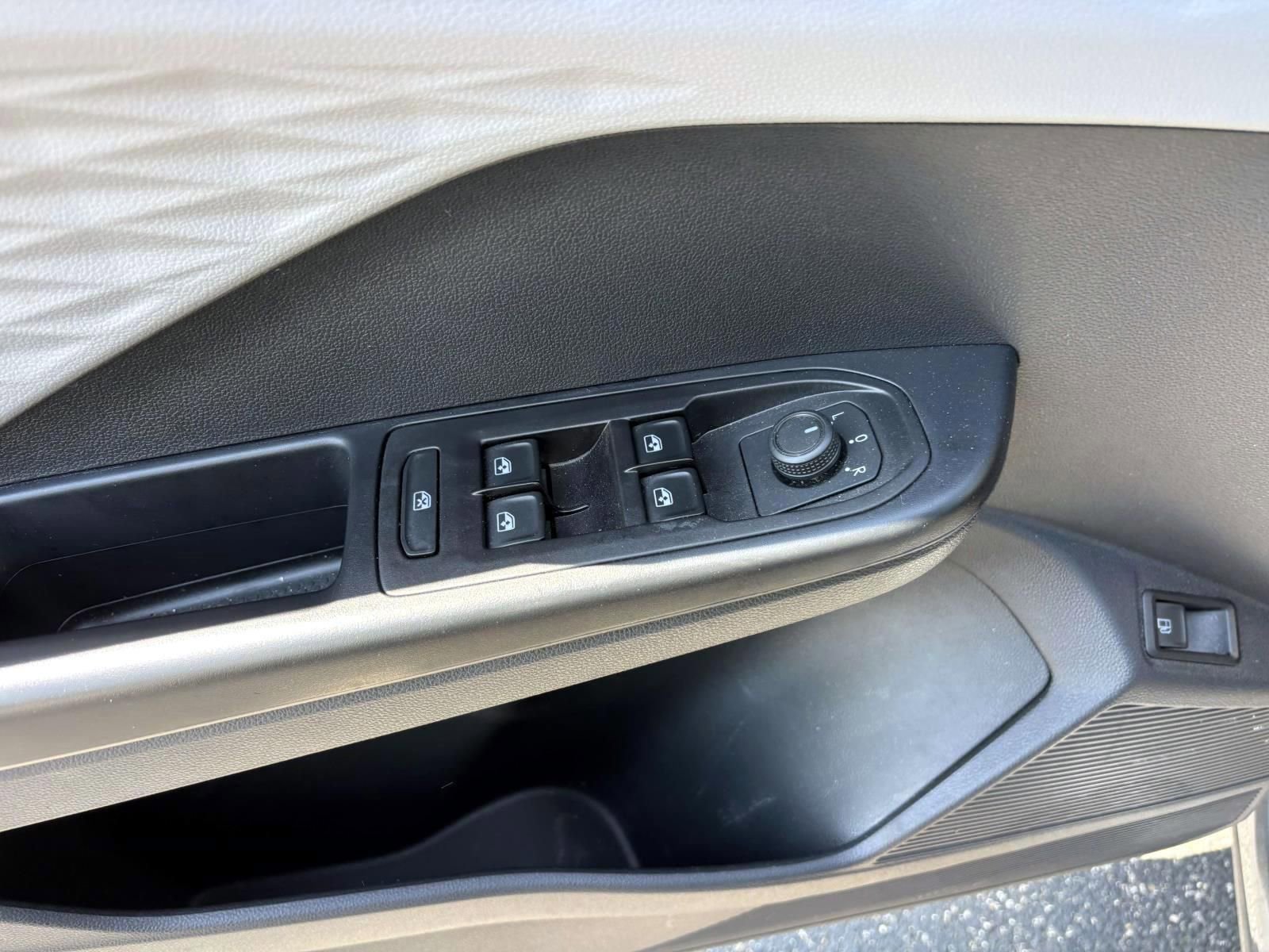 Certified 2023 Volkswagen Taos S FWD image 13