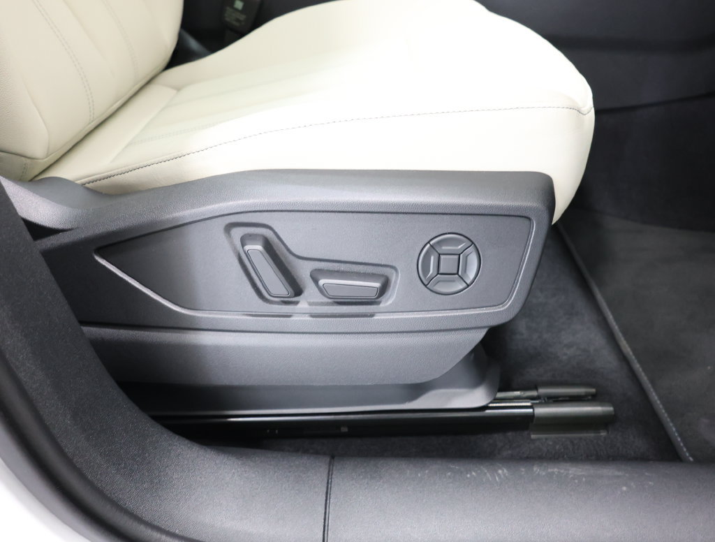 Used 2025 Audi Q5 Premium w/ Convenience Package AWD/4WD image 22