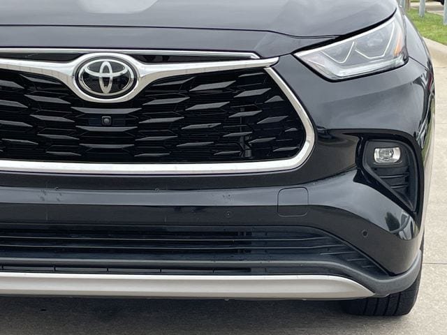 Used 2024 Toyota Highlander Platinum FWD image 7