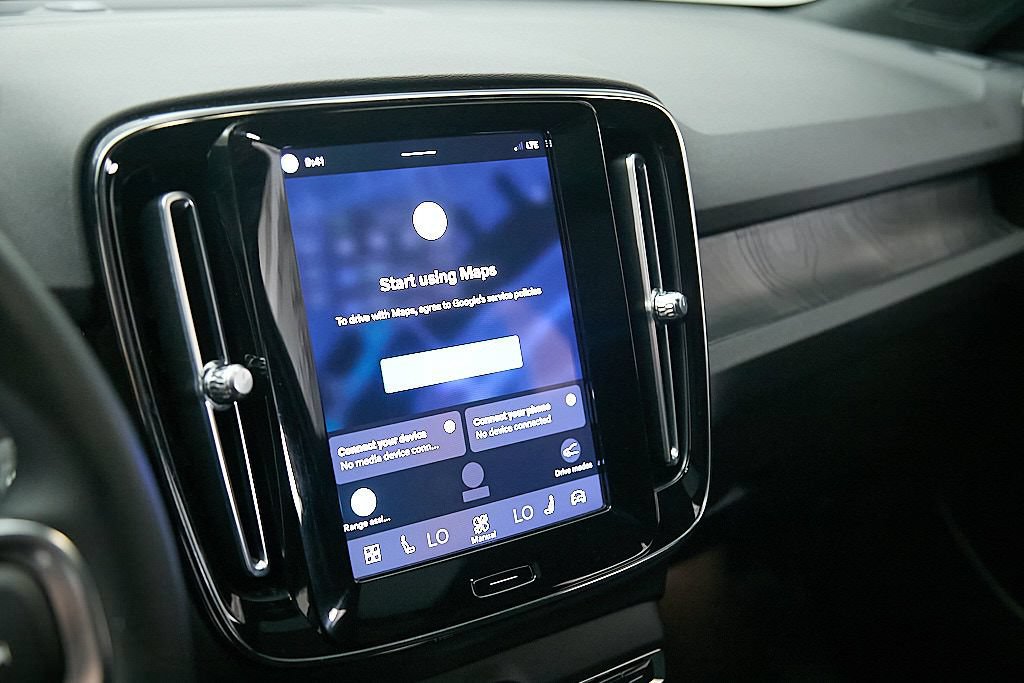 Certified 2023 Volvo XC40 Recharge Plus w/ Protection Package Premier AWD/4WD image 14
