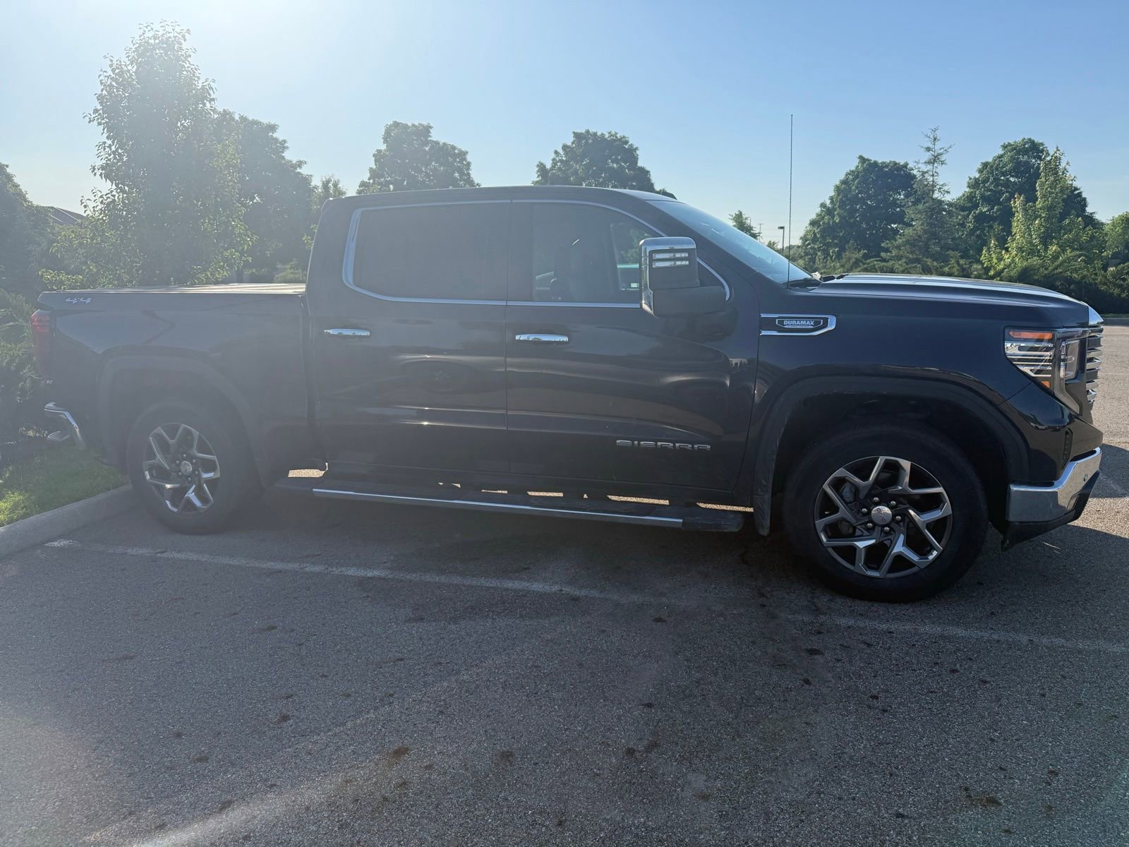 Used 2024 GMC Sierra 1500 SLT w/ SLT Premium Plus Package AWD/4WD image 4