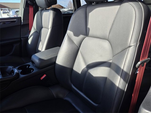 Used 2022 Porsche Macan image 14