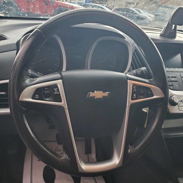 Used 2017 Chevrolet Equinox LT w/ Convenience Package image 16