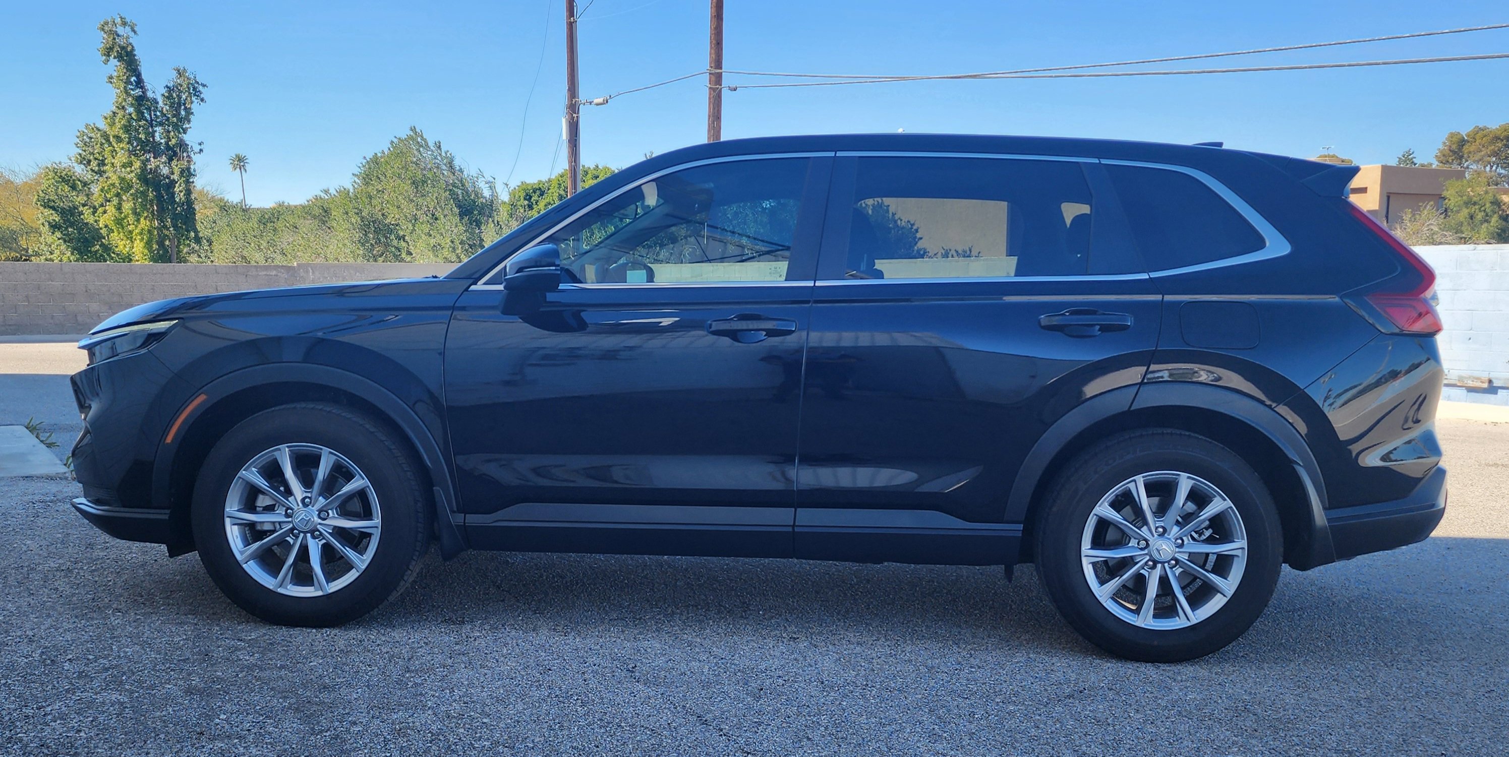 Used 2025 Honda CR-V EX image 8