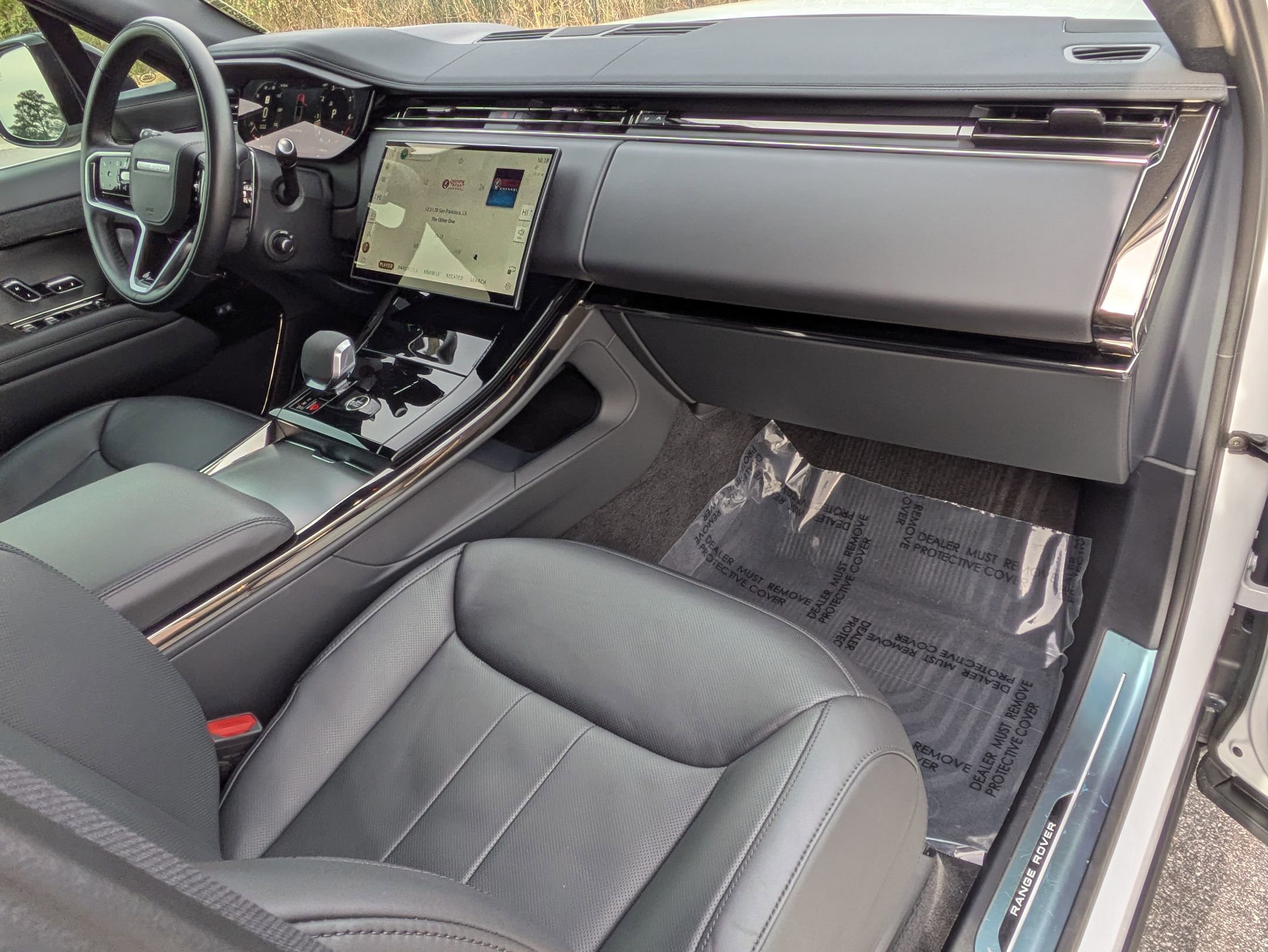 Used 2025 Land Rover Range Rover Sport SE image 29