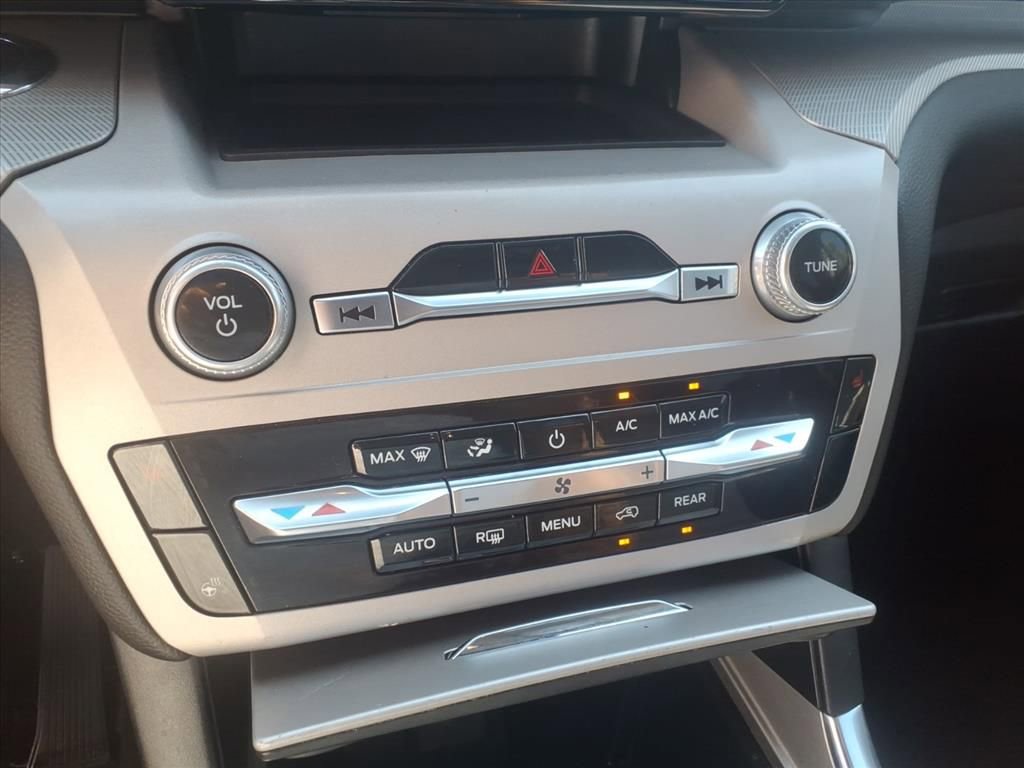 Used 2023 Ford Explorer XLT w/ Equipment Group 202A image 17