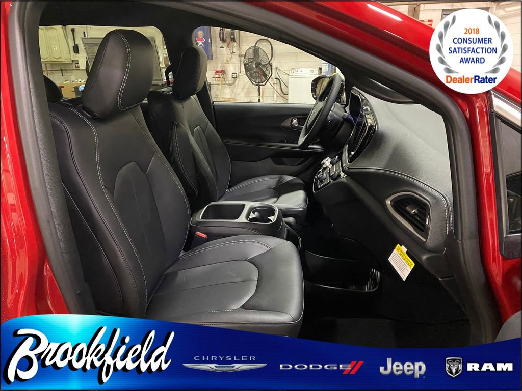 New 2026 Chrysler Pacifica Select FWD image 22