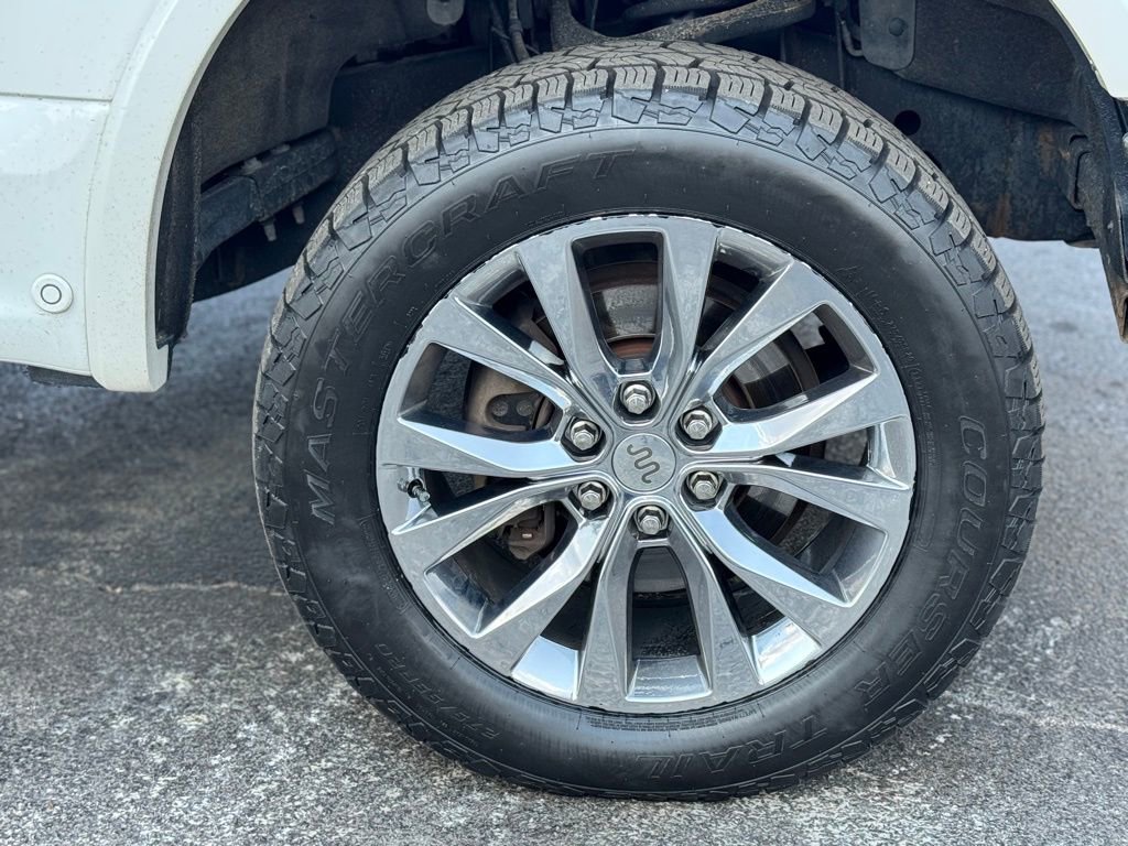 Used 2015 Ford F150 Lariat w/ Equipment Group 502A Luxury image 8