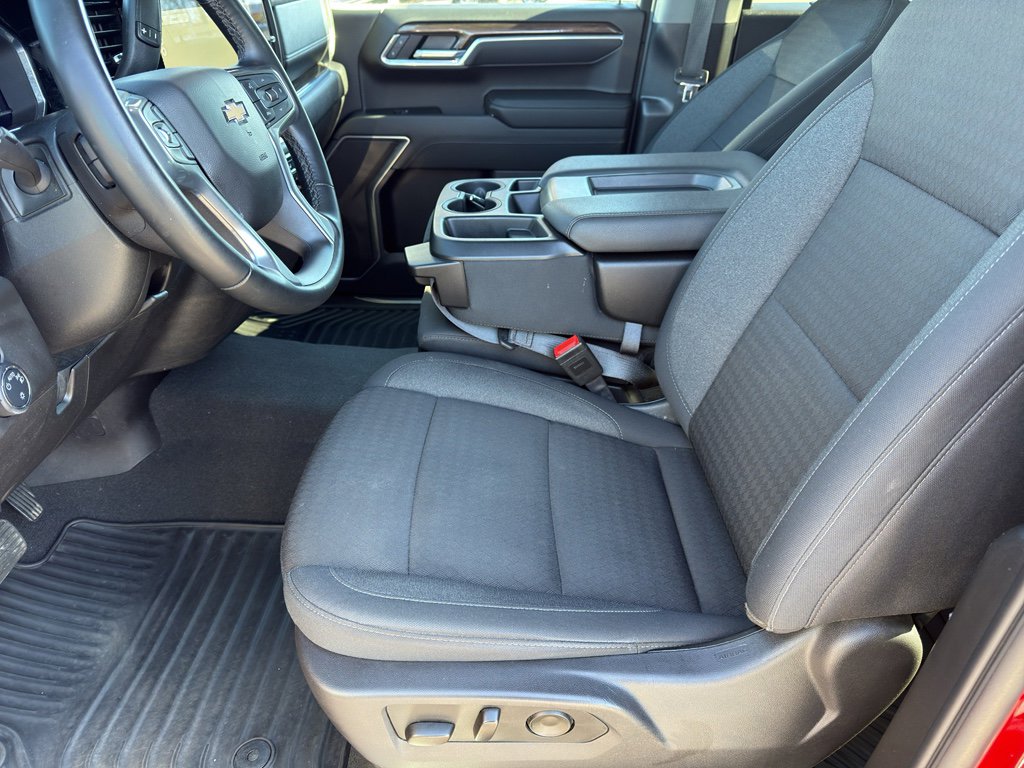Used 2025 Chevrolet Silverado 1500 LT image 12