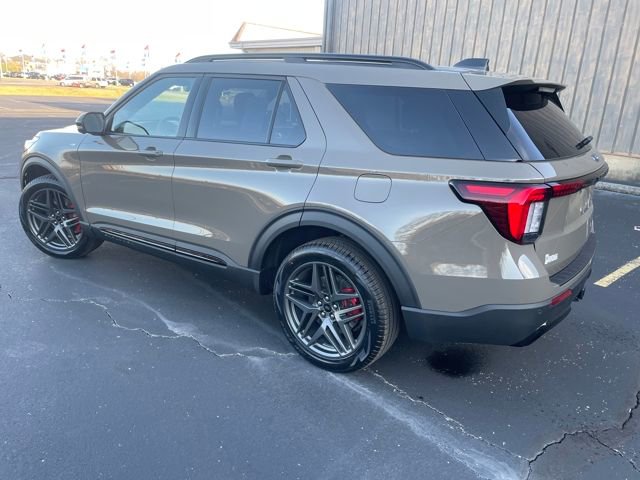 New 2026 Ford Explorer ST-Line w/ ST-Line Street Pack image 10
