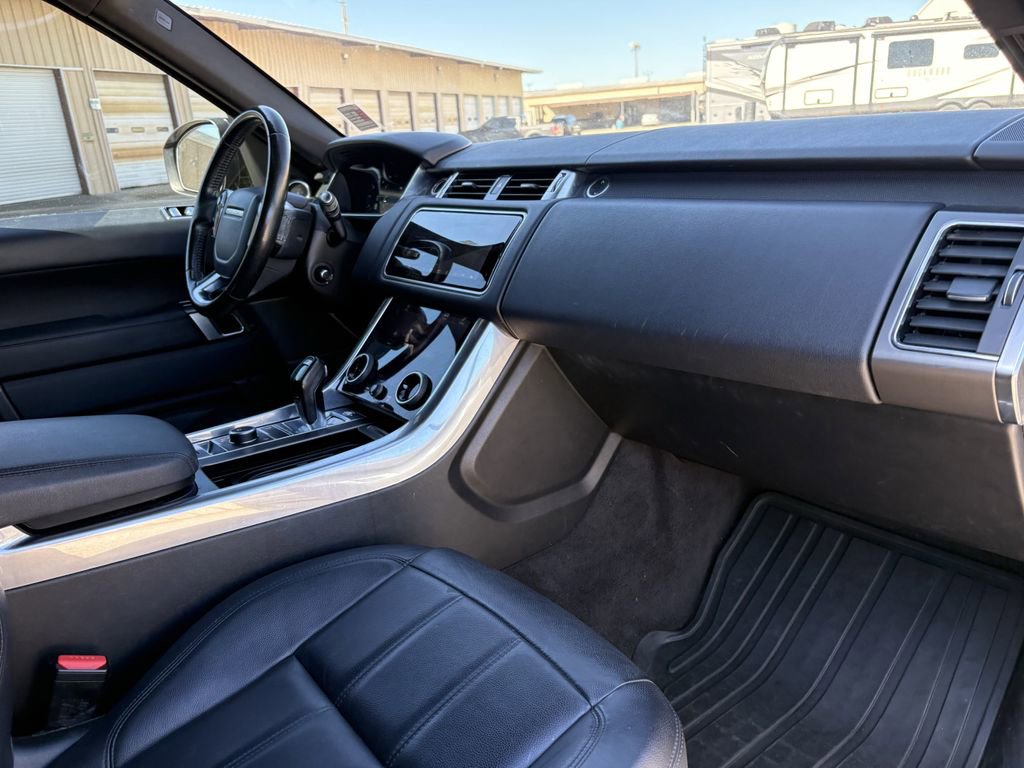 Used 2018 Land Rover Range Rover Sport SE image 28