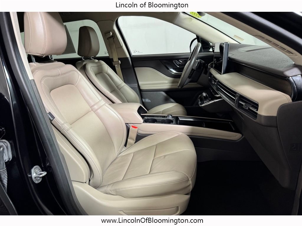 Used 2023 Lincoln Corsair Reserve AWD/4WD image 11