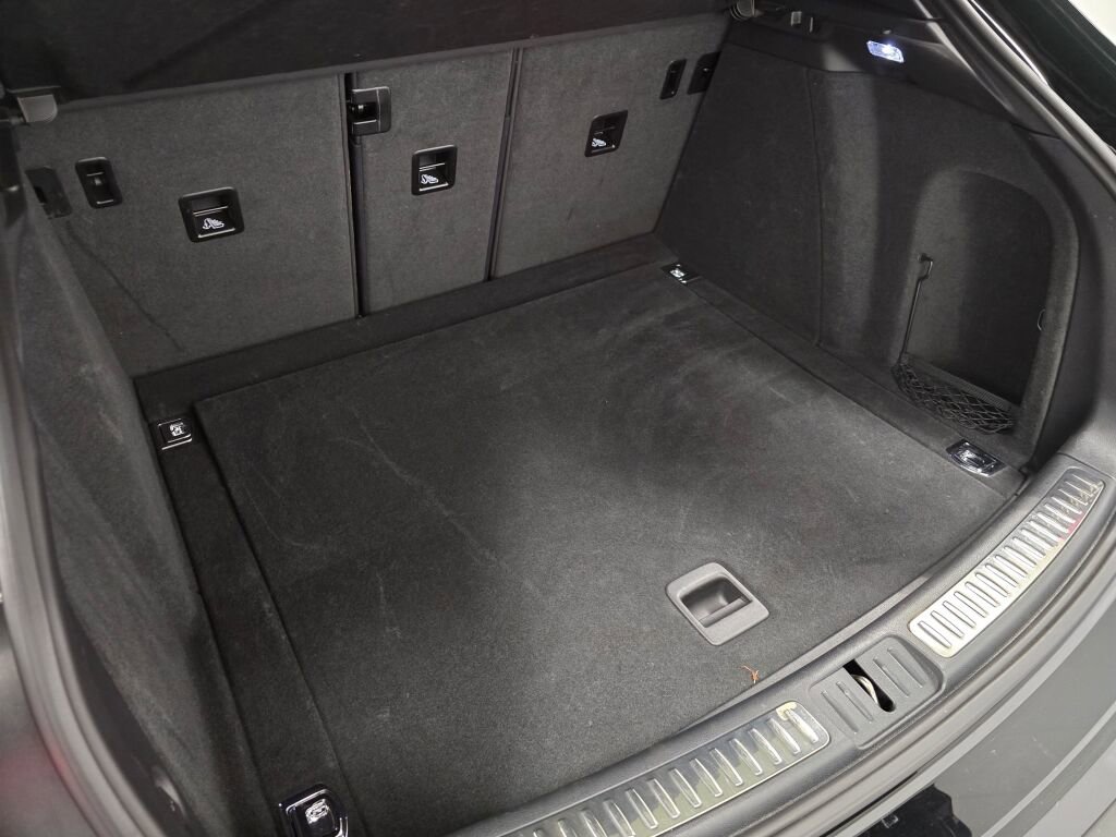 Certified 2024 Porsche Macan image 19