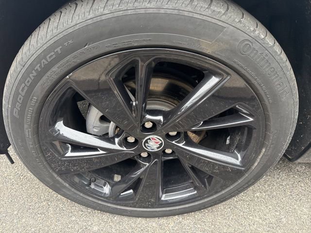 Used 2022 Buick Envision Essence w/ Sport Touring Package image 5